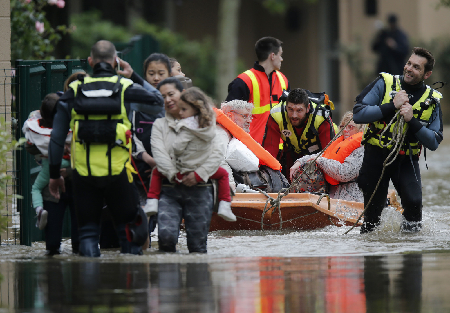 Inondations en France : la situation se dégrade, la crue pourrait atteindre 6,5 mètres à Paris