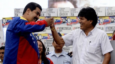 A droite, le dirigeant bolivien Evo Morales en compagnie du président du Venezuela, Nicolas Maduro