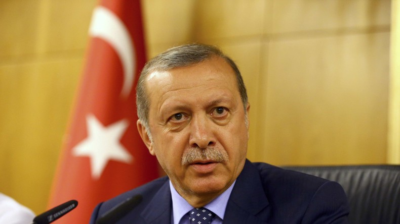 Purge en Turquie : près de 35 000 personnes arrêtées ou mises à pied depuis le putsch