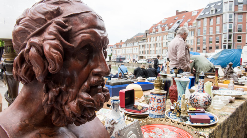 #ToiAussiAnnuleUnTruc : Martine Aubry annule la braderie de Lille et inspire les internautes