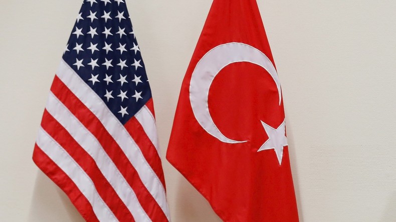 Coup d'Etat raté : un amiral turc demande l'asile aux Etats-Unis pour échapper aux purges