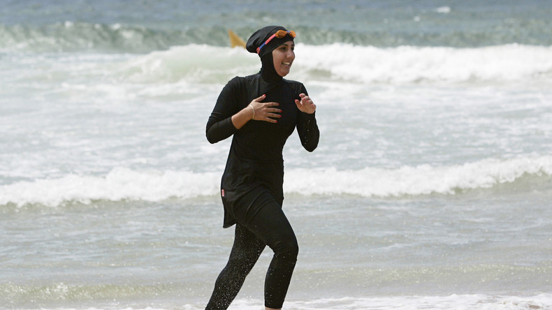 Burkini : après Cannes, une autre commune des Alpes-Maritimes l'interdit sur ses plages