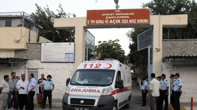 Turquie : Ankara va libérer 38 000 prisonniers non liés au putsch pour faire de la place en prison