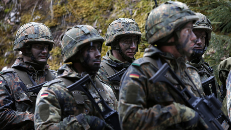 Allemagne : plus de 300 extrémistes auraient infiltré l'armée