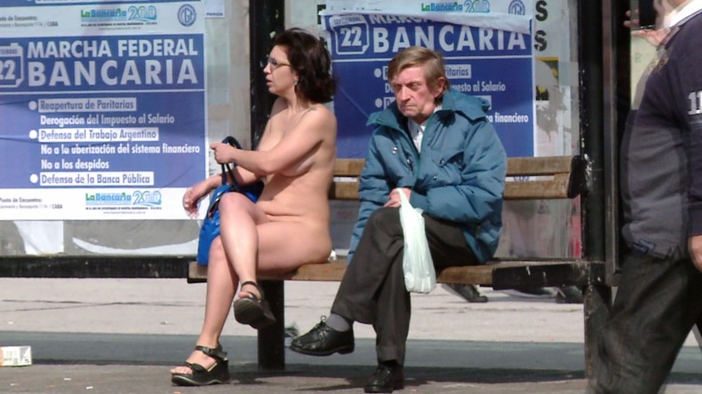 Les femmes argentines se promènent nues pour faire accepter le corps féminin (VIDEO EXPLICITE)