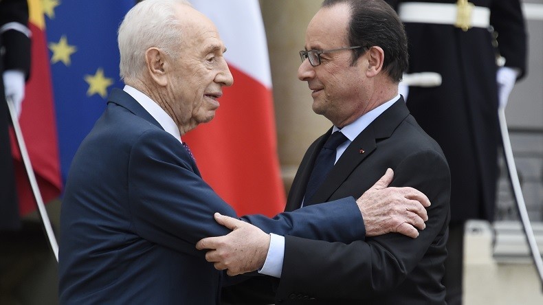 Les politiques français se succèdent pour rendre hommage à l’ex-président israélien Shimon Peres