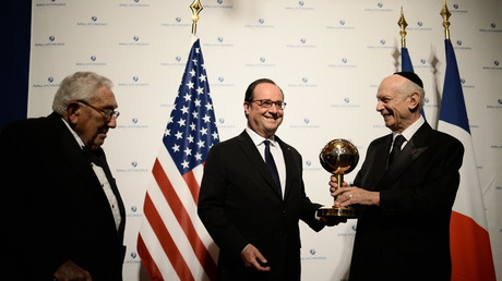 François Hollande reçoit le World Statesman Award du fondateur et président de la fondation Rabbi Arthur Schneier