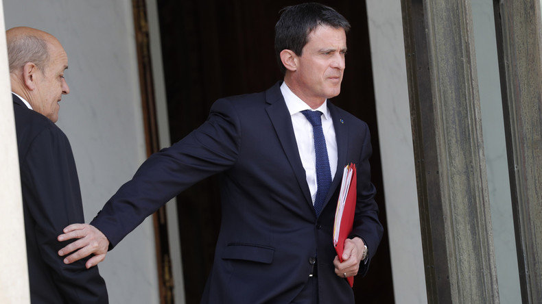 Manuel Valls à Viry-Châtillon sur les lieux de l'agression des policiers