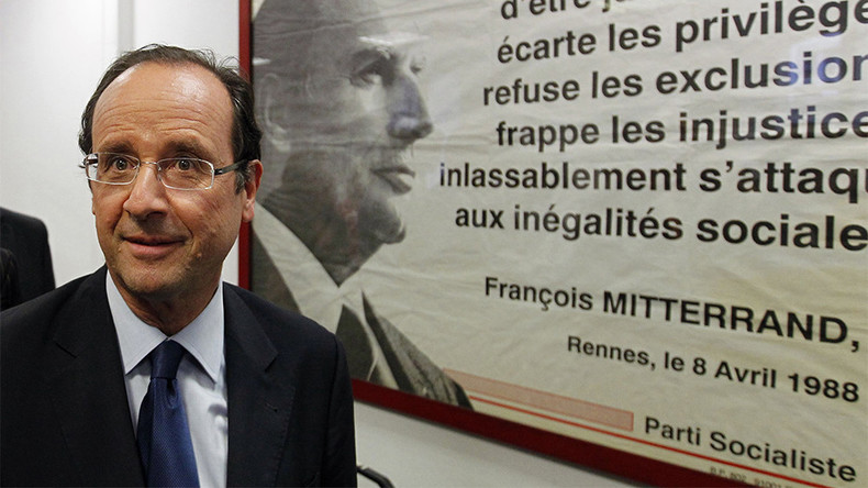 Au plus bas, François Hollande invoque l'esprit de Mitterrand, né il y a 100 ans