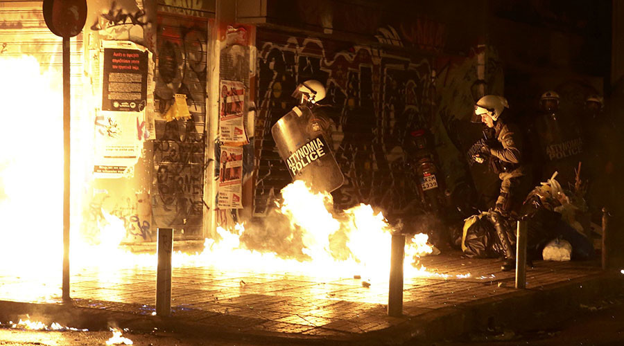 Gaz lacrymogène, cocktails Molotov... La visite de Barack Obama provoque des affrontements à Athènes