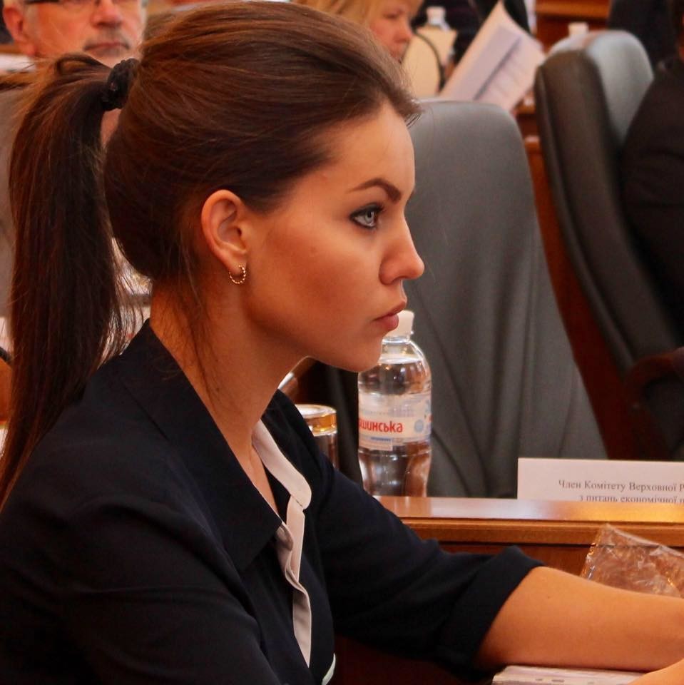 Jeunes et jolies : une autre beauté ukrainienne nommée haut responsable (PHOTOS)