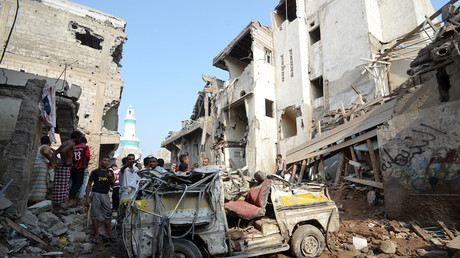 Une rue de Hodeidah (Yémen) après des frappes aériennes de la coalition dirigée par l'Arabie saoudite