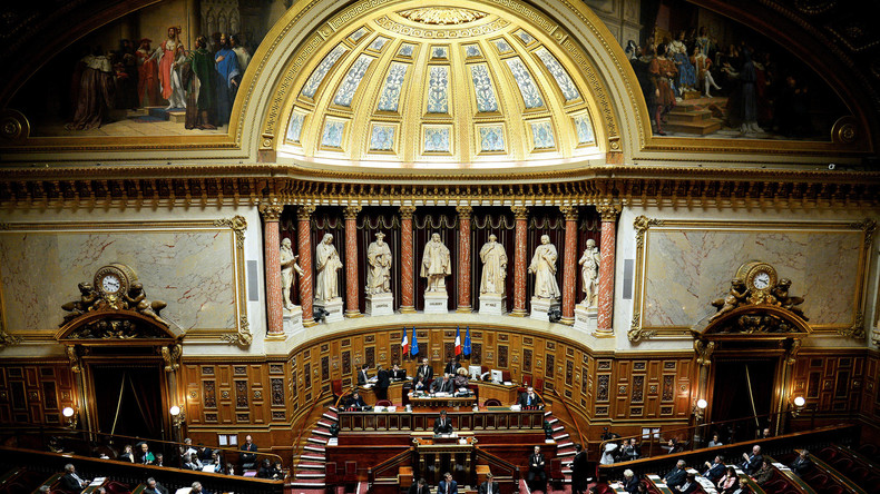 IVG : le Sénat adopte de manière inattendue l'extension du délit d'entrave