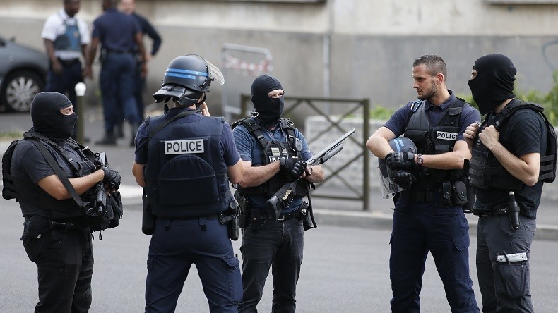 Onze personnes arrêtées dans l'enquête sur l'attentat de Nice