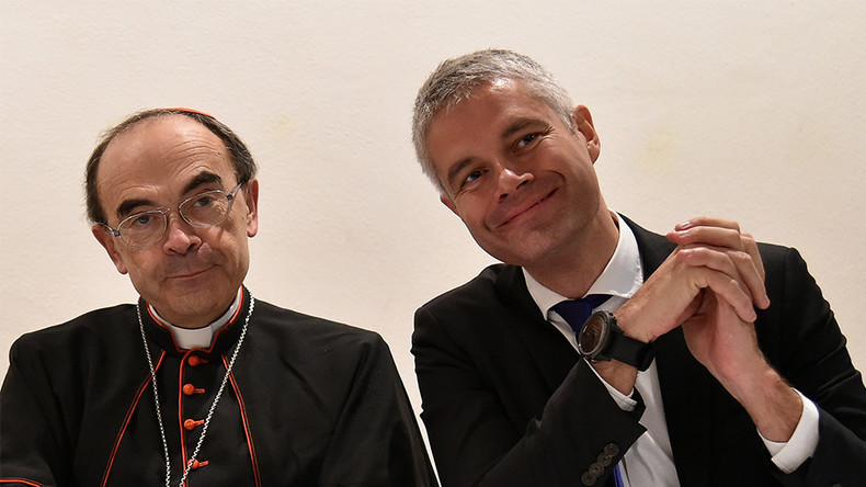 «S'excuser de nos traditions ?» : Laurent Wauquiez défend sa crèche de Noël géante