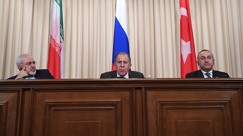 La «troïka» Russie-Iran-Turquie est la plus à même de résoudre la crise syrienne, affirme Lavrov