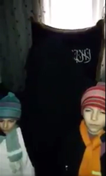 Dans une vidéo choquante, des parents djihadistes envoient leurs filles se faire exploser en Syrie