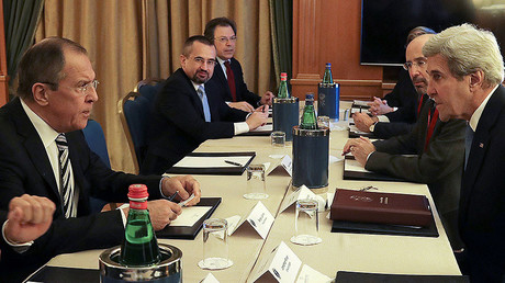 Le ministre russe des Affaires étrangères et le secrétaire d'Etat lors de la rencontre à Rome, le 3 décembre