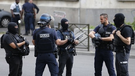 Policiers français en action