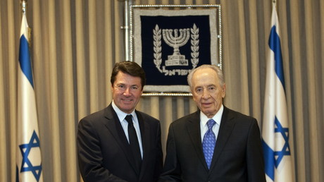 Christian Estrosi est un soutien affirmé d'Israël depuis de nombreuses années : lorsqu'il était ministre de l'Industrie de François Fillon, il avait déjà rencontré le président israélien Shimon Peres