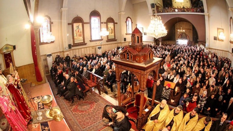 Thierry Mariani, Nicolas Dhuicq et Jean Lassalle fêtent le noël orthodoxe avec les chrétiens d'Alep