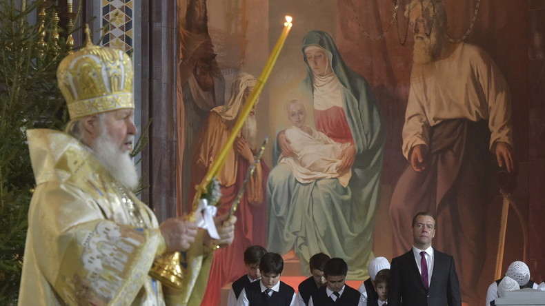 La traditionnelle messe de la Nativité à Moscou et Novgorod