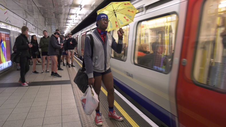 Des habitants de Berlin et Londres en sous-vêtements dans le métro (VIDEO)
