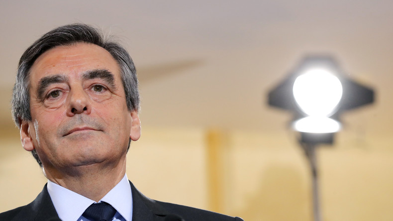 Manuel Valls et Marine le Pen tirent à boulets rouges sur le «chrétien» Fillon