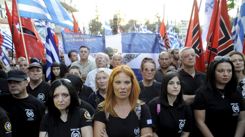 Grèce : des néo-nazis font irruption dans une école (VIDEO)