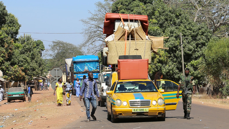 Des troupes ouest-africaines prêtes à intervenir en Gambie, ultime médiation de la Mauritanie