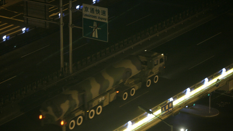 La Chine aurait déployé des missiles balistiques près de la Russie, Moscou n’y voit pas une menace