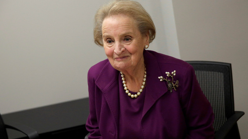 USA pour tous : face aux décrets Trump, Madeleine Albright se dit prête à devenir musulmane