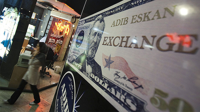 Après le décret Trump, l'Iran annonce l'abandon possible du dollar dans ses échanges commerciaux