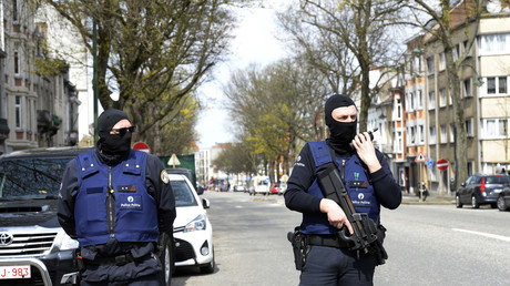 Policiers belges lors d'une opération antiterroriste en avril 2016 à Etterbeek, près de Bruxelles