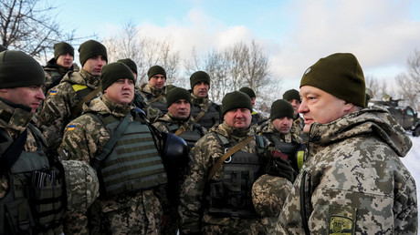 Signés en février 2015, les accords de Minsk établissent un cessez-le-feu dans la région du Donbass et tentent d'ouvrir la voie à une négociation diplomatique, que l'Ukraine se refuserait à emprunter