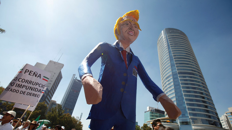 Des milliers de Mexicains dans les rues contre Donald Trump (VIDEO)