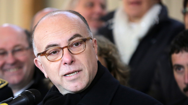 Cazeneuve évoque l'«émotion légitime» de l'affaire Théo mais condamne les «violences inacceptables»