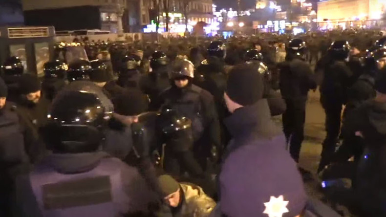 Kiev : une manifestation en faveur d'un blocus de l'est de l'Ukraine dégénère (VIDEO)