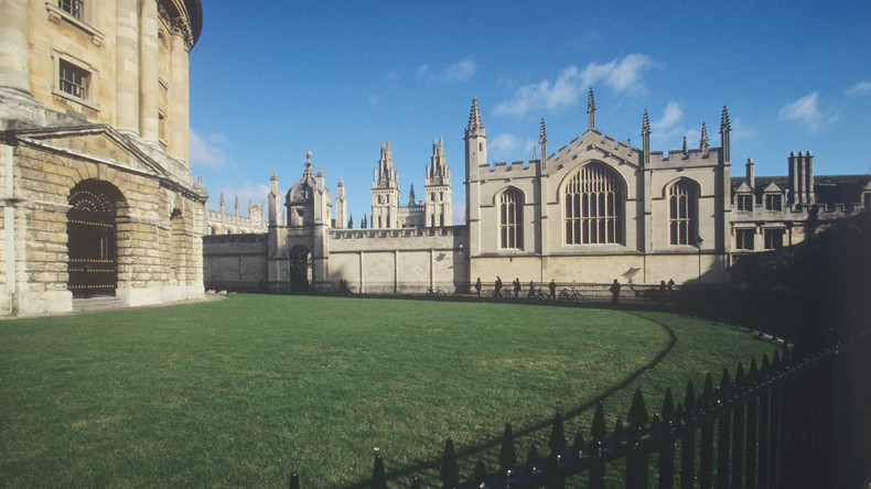 Des responsables français proposent à l'université d'Oxford d'ouvrir une filiale parisienne