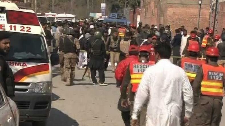 Des kamikazes ciblent une cour de justice dans le nord-ouest du Pakistan : au moins six morts