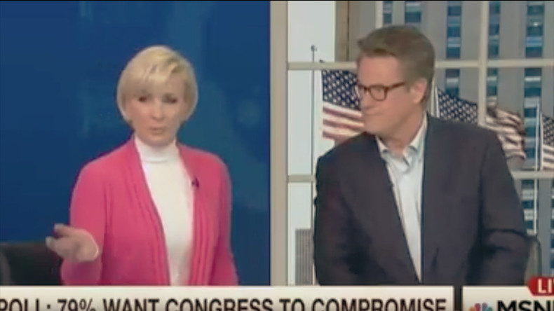 C'est aux médias de «contrôler ce que les gens pensent» : le lapsus d'une journaliste de NBC (VIDEO)