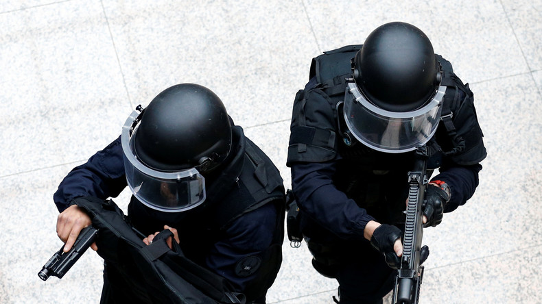 Projet d'attentat : deux hommes interpellés à Marseille et Clermont-Ferrand mis en examen et écroués