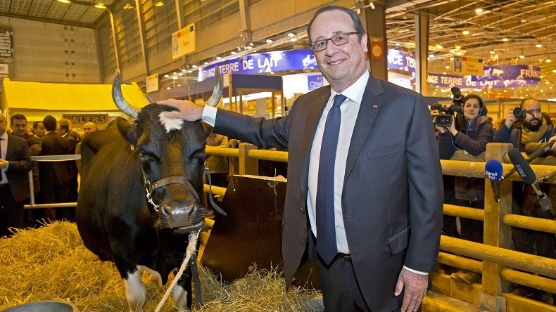 «Honteux mépris» des victimes des attentats ? La droite incendie Hollande après sa réponse à Trump