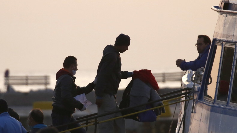 Frontex demande aux ONG de cesser de «soutenir l'action des réseaux de passeurs»