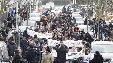 Plusieurs centaines d'habitants ont marché pacifiquement à Aulnay-sous-Bois
