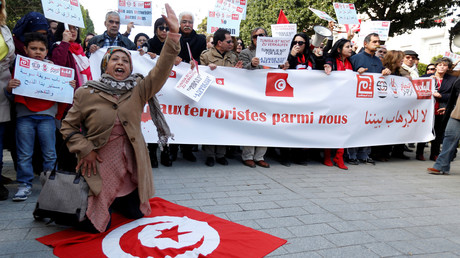 Une manifestation en Tunisie contre le retour au pays des citoyens qui se battent pour des groupes extrémistes.