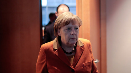 La chancelière allemande a dû s'expliquer devant une commission parlementaire à propos des liens entre les services de renseignement allemands et américains