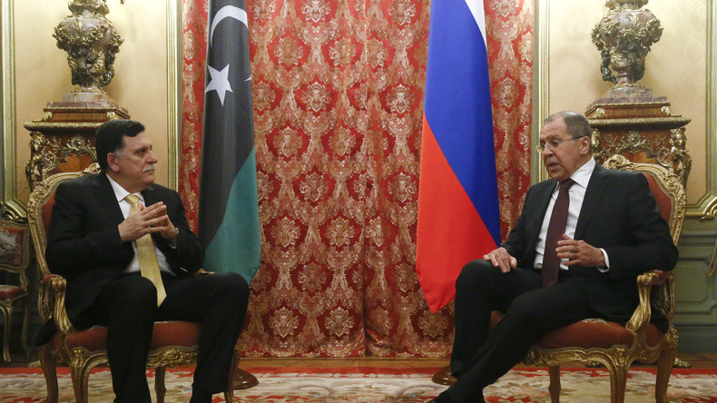 Lavrov appelle au «dialogue national» en recevant le Premier ministre libyen