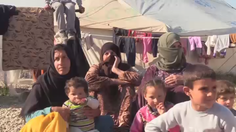 «Daesh coupe des têtes et casse des jambes» : des réfugiés racontent les atrocités de Mossoul à RT