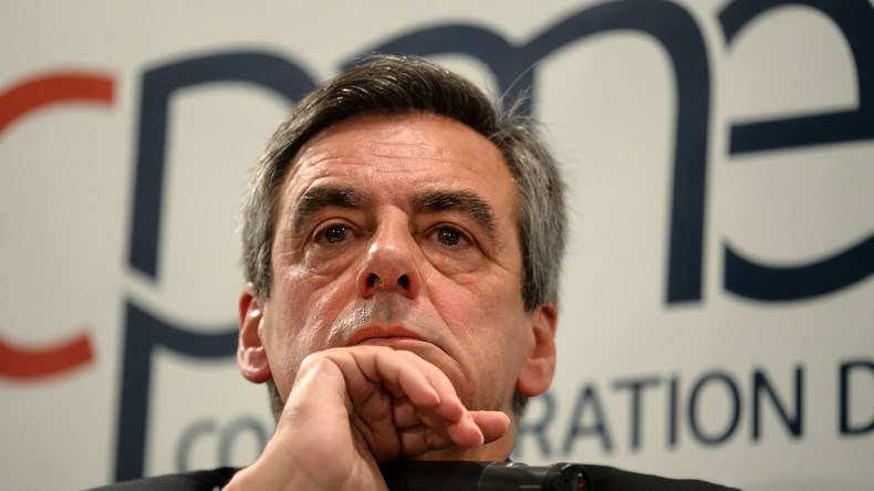 Le camp Sarkozy demande à Fillon de choisir «un successeur», l'UDI exige un changement de candidat